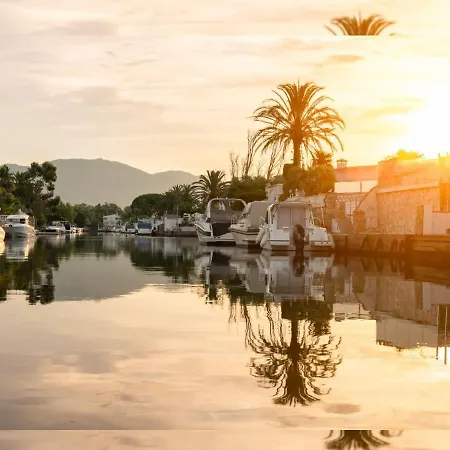 Vue Exceptionnelle Sur Les Canaux - Wi-fi Fibre Debit * Empuriabrava
